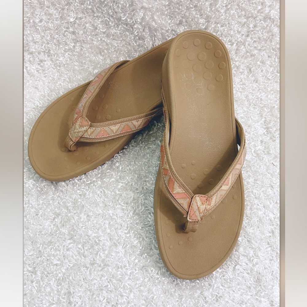Vionic Womens Size 10 Chevron Textile Strap Wedge Flip Flops